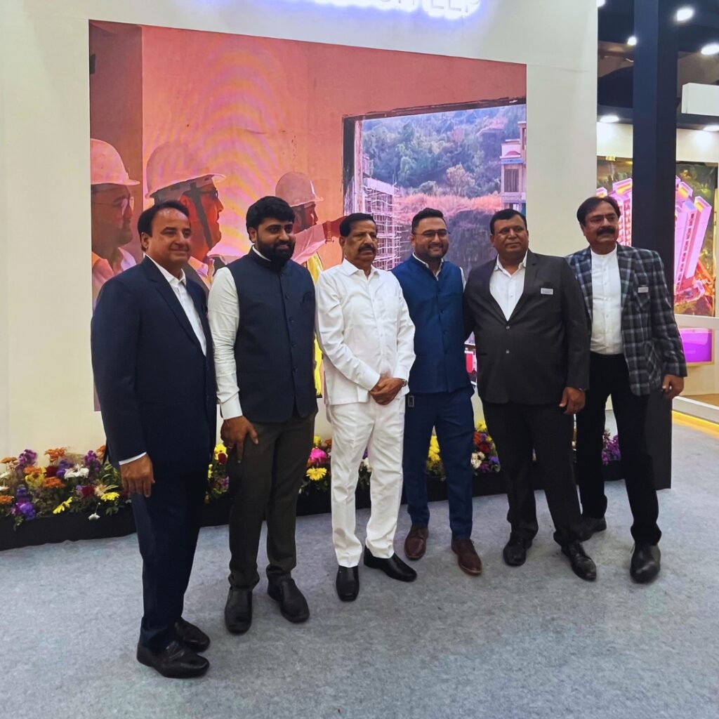 Forest Minister Ganesh Naik to the CREDAI BANM 2025 event