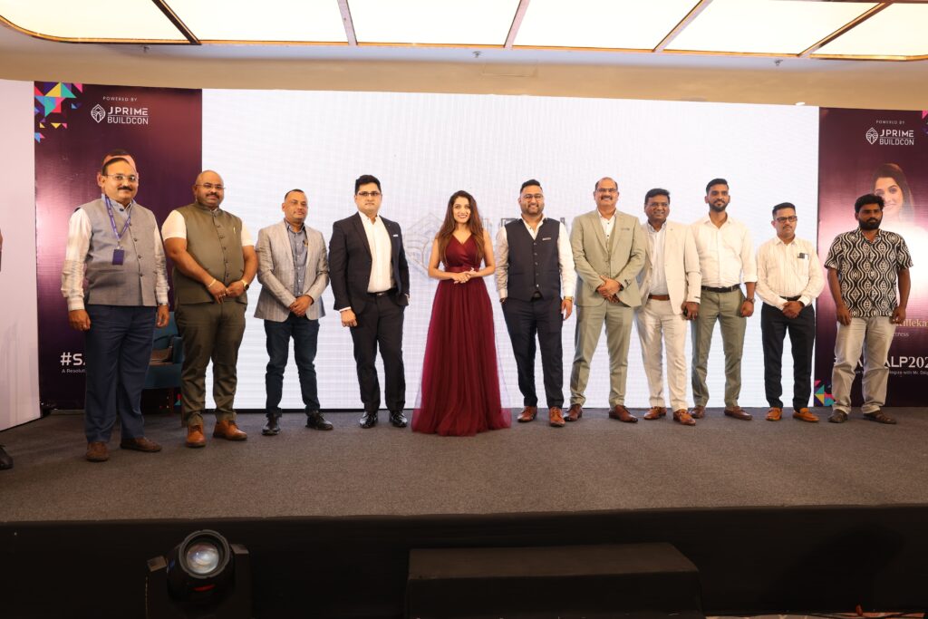 Mr. Avinash Jagdale with our Chief Guest and Media in Sankalp 2025 Event