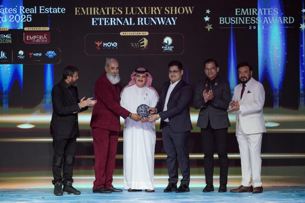 📰 JPrime Buildcon MD Mr. Avinash Jagdale Honored with Smart City Developer Award at Emirates Real Estate Awards 2025 in Dubai